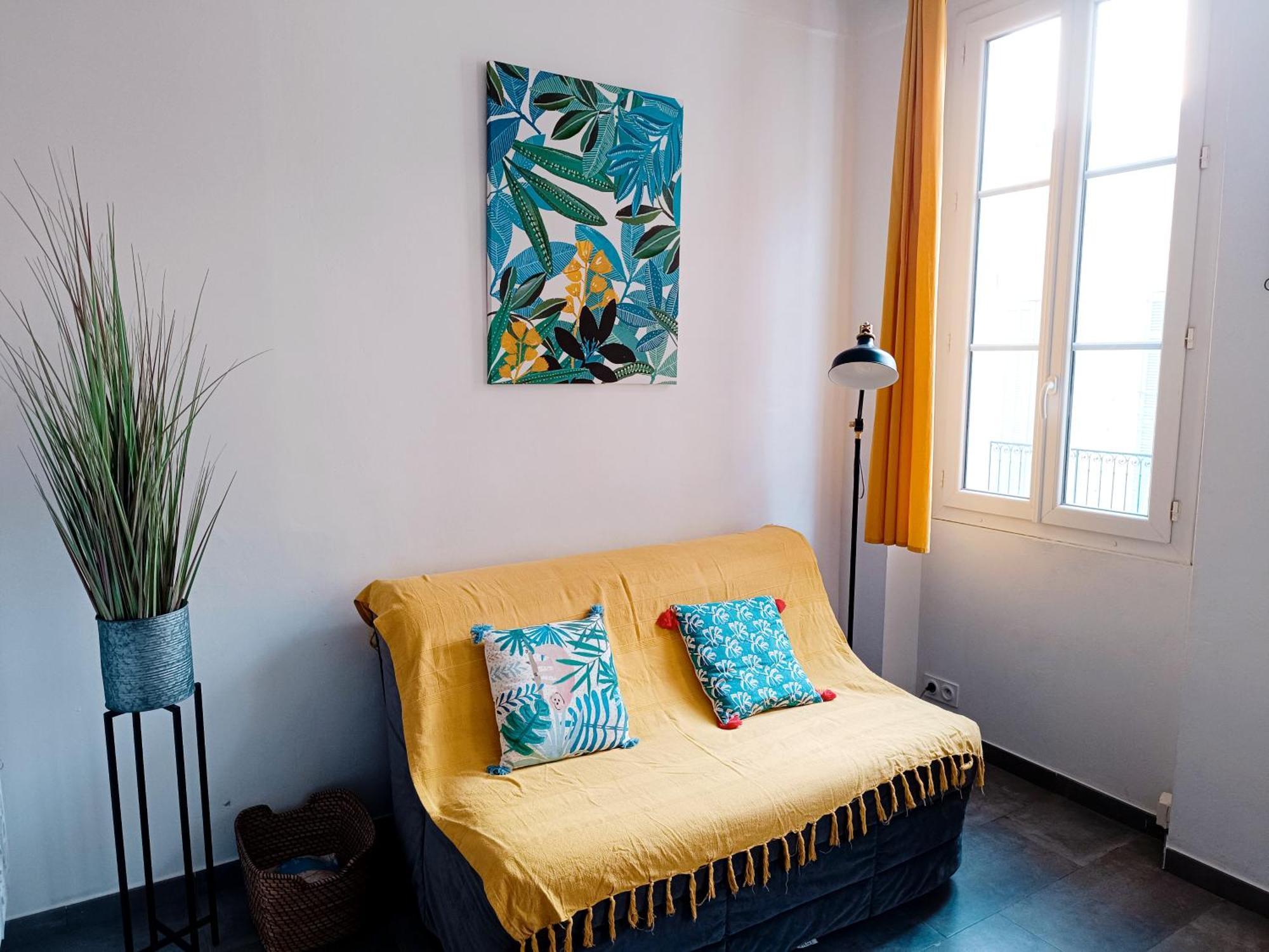Appartamento Grand 2 pièces rénové climatisé, vieil Antibes, proche port Esterno foto